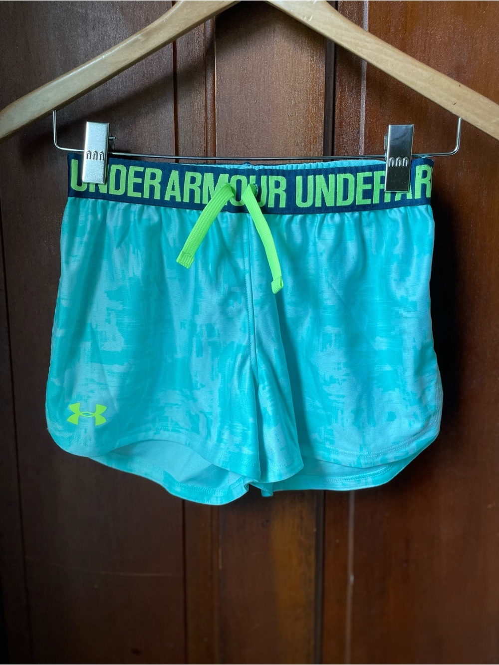 Under Armour girls size youth medium athletic shorts